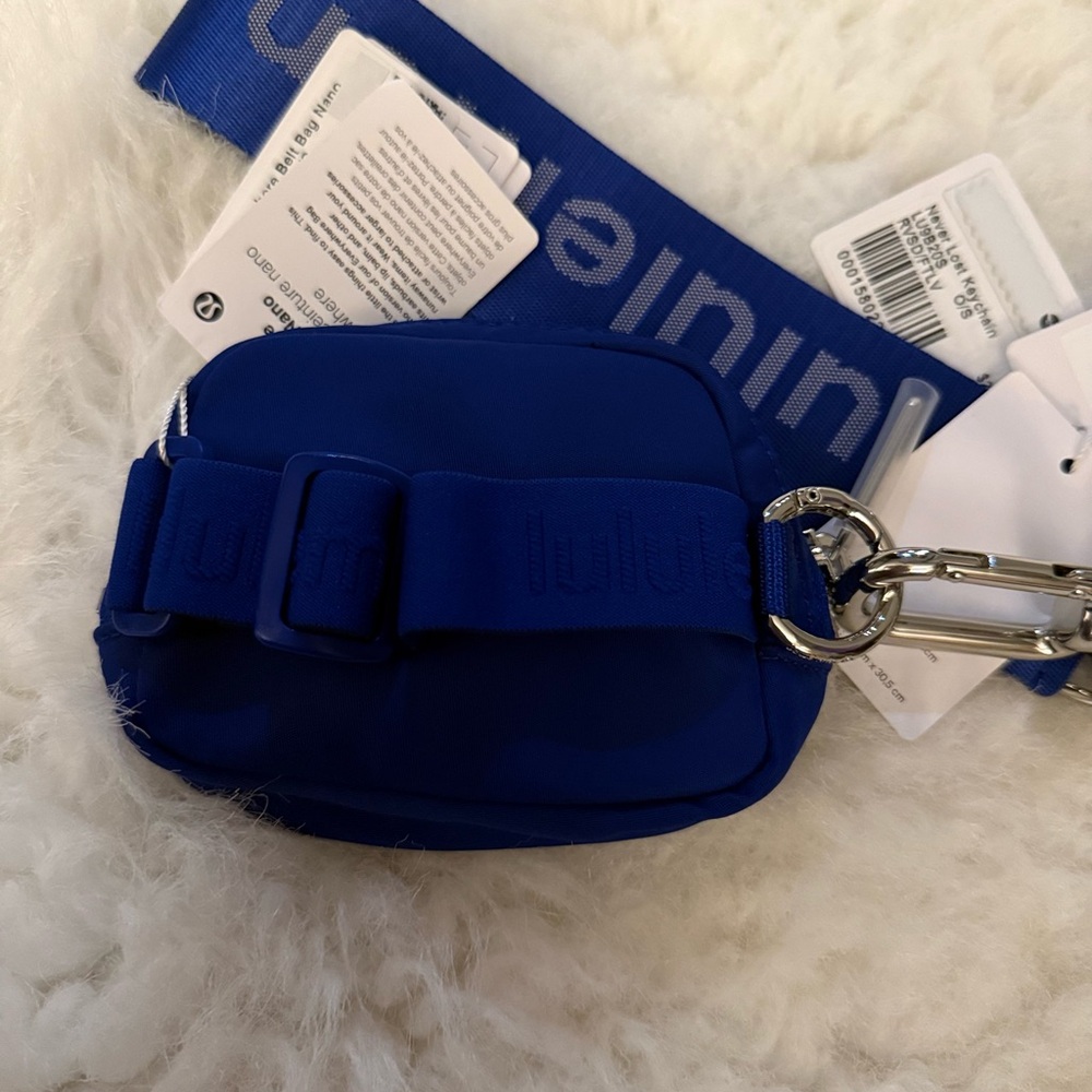 Lululemon Everywhere Belt Bag Nano w/Key Chain blue NWT BLUE - Picture 2 of 4